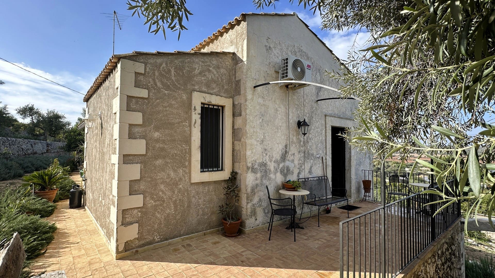 casa rurale restaurata in vendita a siracusa sicilia