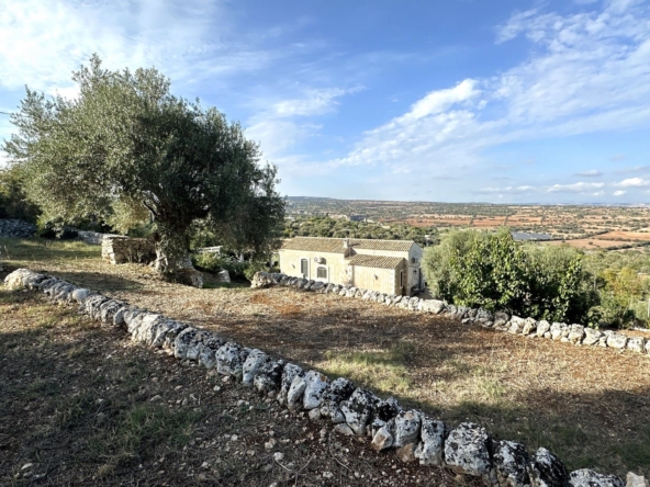 casa rurale restaurata in vendita a siracusa sicilia